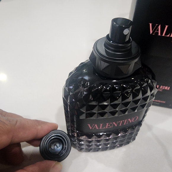 Valentino Born In Roma Intense 3.4oz - Picture 4 of 4